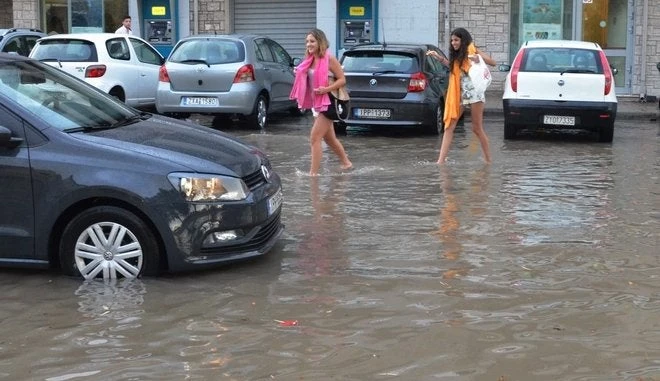 Γιατί είναι τόσο διαφορετικός ο φετινός καιρός – Τι συμβαίνει τελικά; (χάρτες)